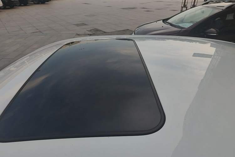 Used Chevrolet Malibu 2014 2.0L Automatic Luxury Edition Roof