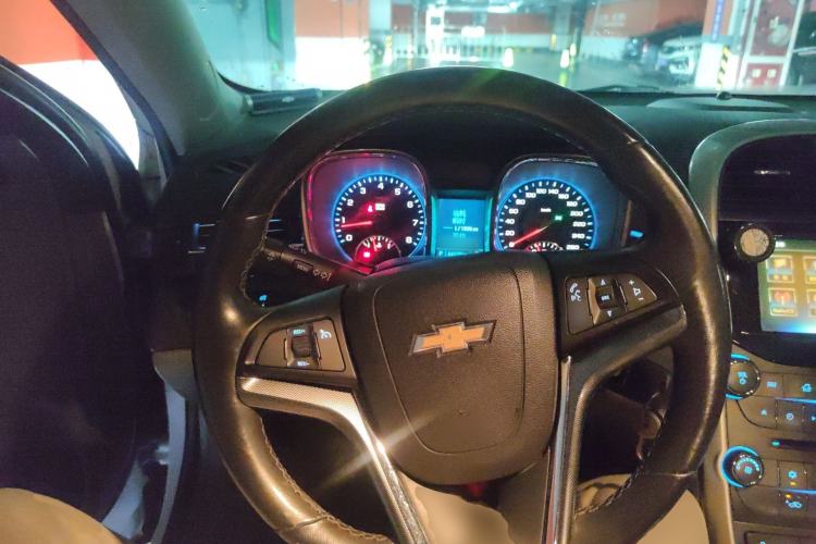 Used Chevrolet Malibu 2014 2.0L Automatic Luxury Edition Steering Wheel