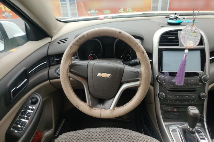 Used Chevrolet Malibu 2014 2.0L Automatic Comfort Edition Steering Wheel