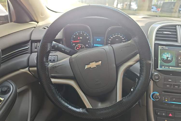Used Chevrolet Malibu 2014 2.0L Automatic Comfort Edition Steering Wheel