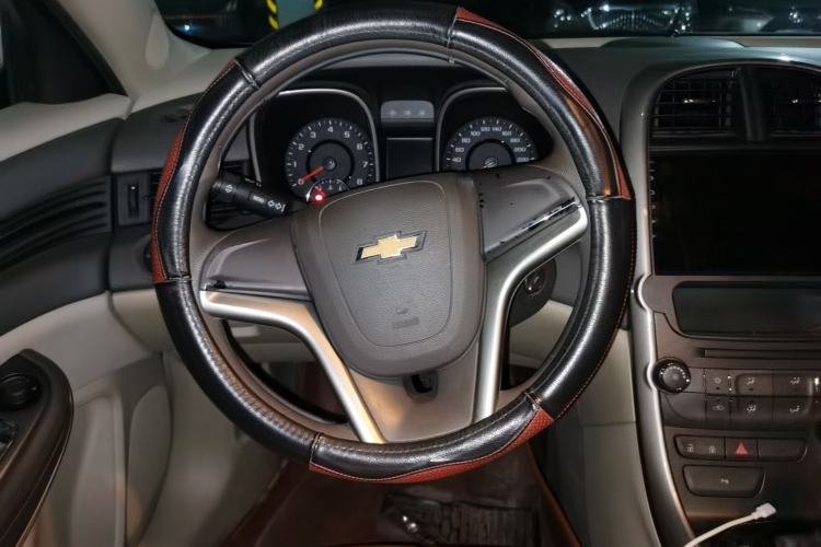 Used Chevrolet Malibu 2014 2.0L Automatic Comfort Edition Steering Wheel