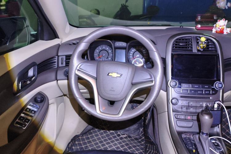 Used Chevrolet Malibu 2014 2.0L Automatic Comfort Edition Steering Wheel