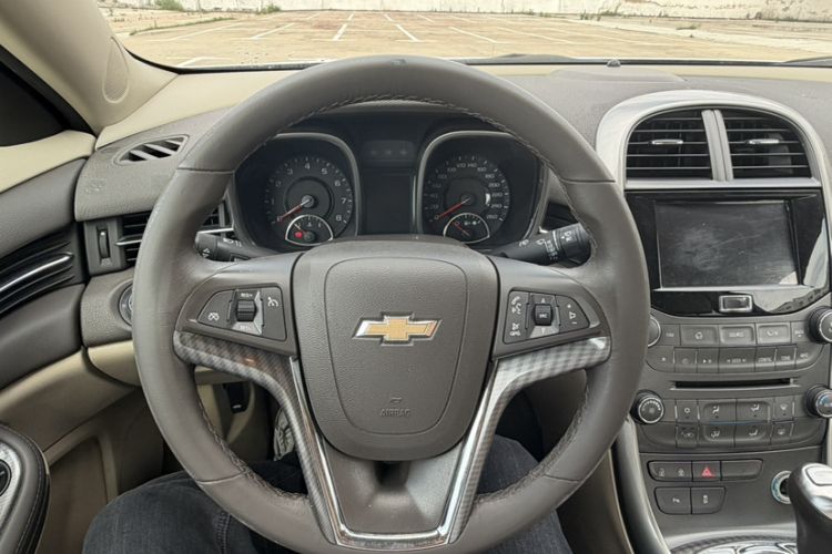 Used Chevrolet Malibu 2014 2.0L Automatic Luxury Edition Steering Wheel