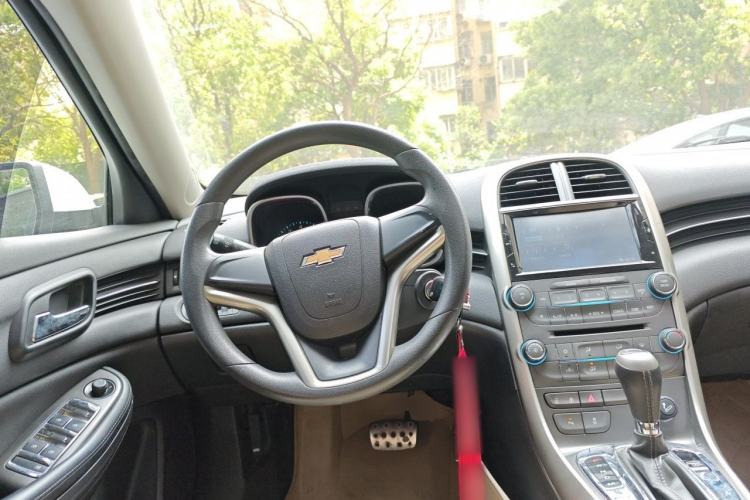 Used Chevrolet Malibu 2014 1.6T Automatic Comfort Edition Steering Wheel
