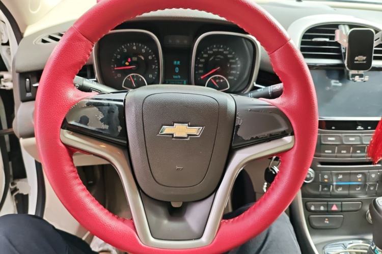 Used Chevrolet Malibu 2014 2.0L Automatic Comfort Edition Steering Wheel