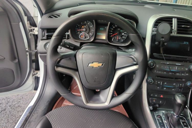 Used Chevrolet Malibu 2014 1.6T Automatic Comfort Edition Steering Wheel