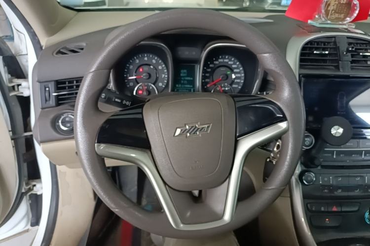 Used Chevrolet Malibu 2014 2.0L Automatic Comfort Edition Steering Wheel