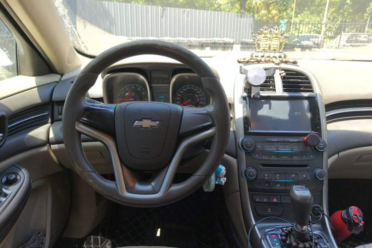 Used Chevrolet Malibu 2014 2.0L Automatic Comfort Edition Steering Wheel