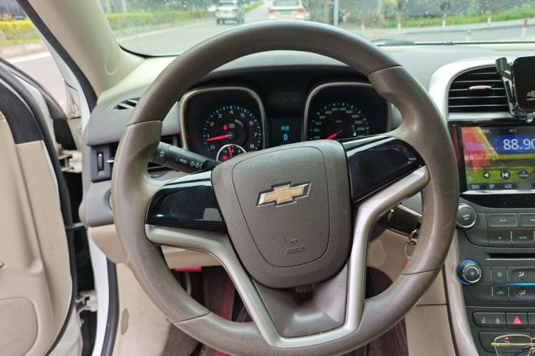 Used Chevrolet Malibu 2014 2.0L Automatic Comfort Edition Steering Wheel