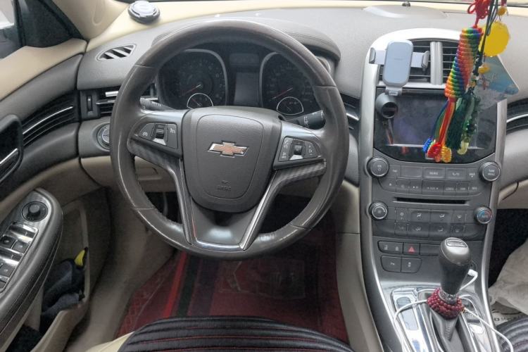 Used Chevrolet Malibu 2014 2.0L Automatic Comfort Edition Steering Wheel