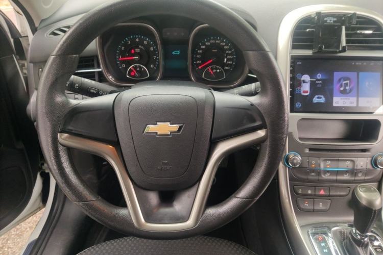 Used Chevrolet Malibu 2014 1.6T Automatic Comfort Edition Steering Wheel