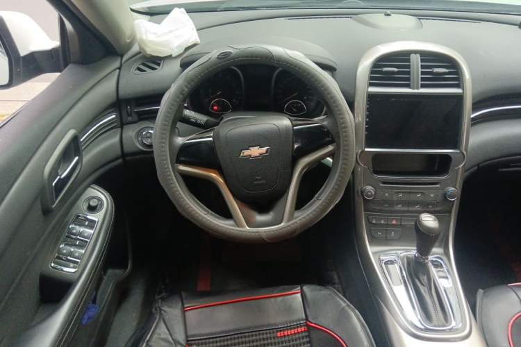 Used Chevrolet Malibu 2014 1.6T Automatic Comfort Edition Steering Wheel