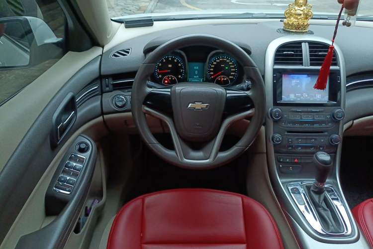 Used Chevrolet Malibu 2014 2.0L Automatic Comfort Edition Steering Wheel