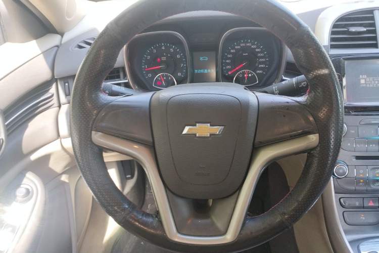 Used Chevrolet Malibu 2014 2.0L Automatic Comfort Edition Steering Wheel