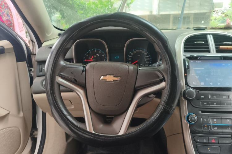 Used Chevrolet Malibu 2014 2.0L Automatic Comfort Edition Steering Wheel