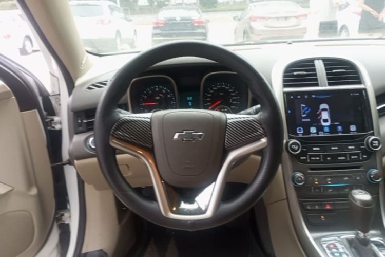 Used Chevrolet Malibu 2014 2.0L Automatic Comfort Edition Steering Wheel