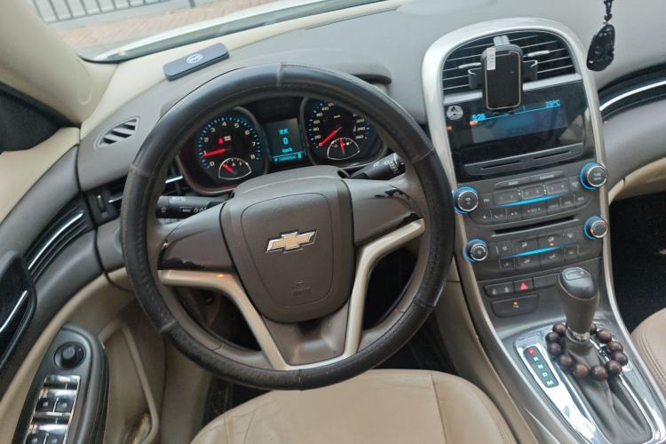 Used Chevrolet Malibu 2014 2.0L Automatic Comfort Edition Steering Wheel