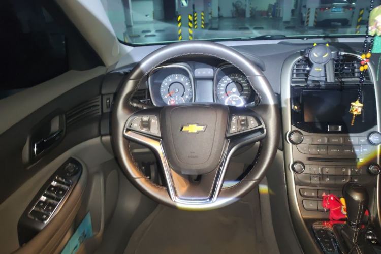 Used Chevrolet Malibu 2014 2.4L Automatic Luxury Edition Steering Wheel