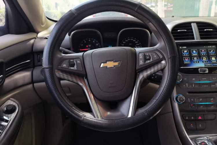 Used Chevrolet Malibu 2014 2.0L Automatic Luxury Edition Steering Wheel