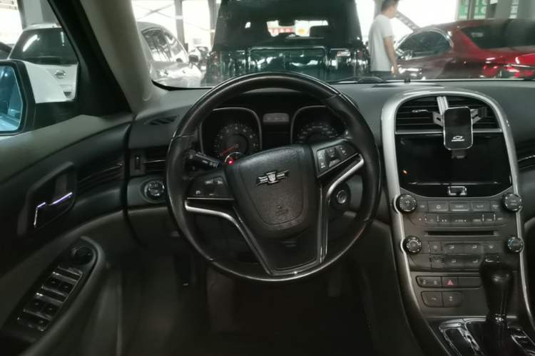 Used Chevrolet Malibu 2014 2.0L Automatic Luxury Edition Steering Wheel