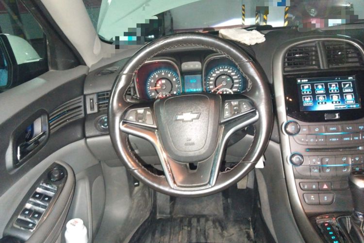 Used Chevrolet Malibu 2014 2.4L Automatic Luxury Edition Steering Wheel