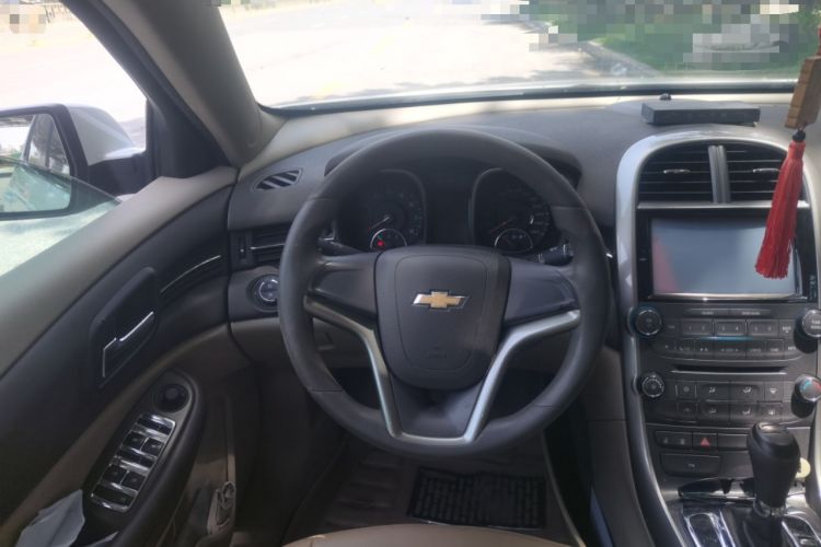 Used Chevrolet Malibu 2014 2.0L Automatic Comfort Edition Steering Wheel