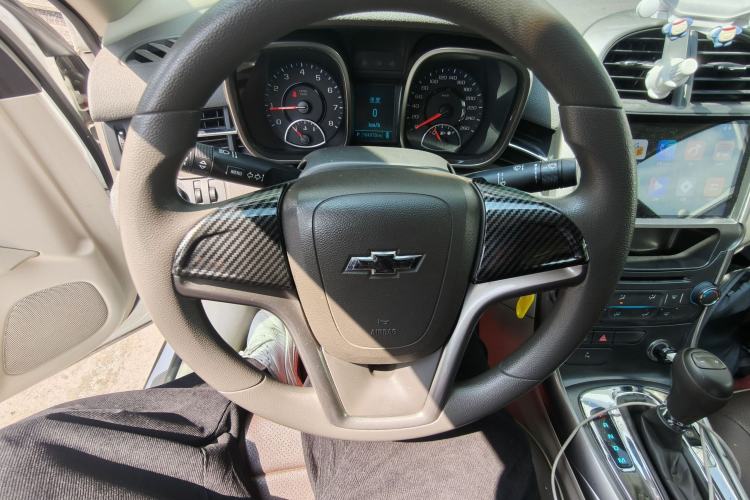 Used Chevrolet Malibu 2014 2.0L Automatic Comfort Edition Steering Wheel