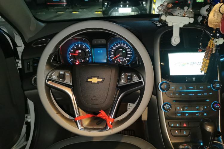 Used Chevrolet Malibu 2014 2.4L Automatic Luxury Edition Steering Wheel