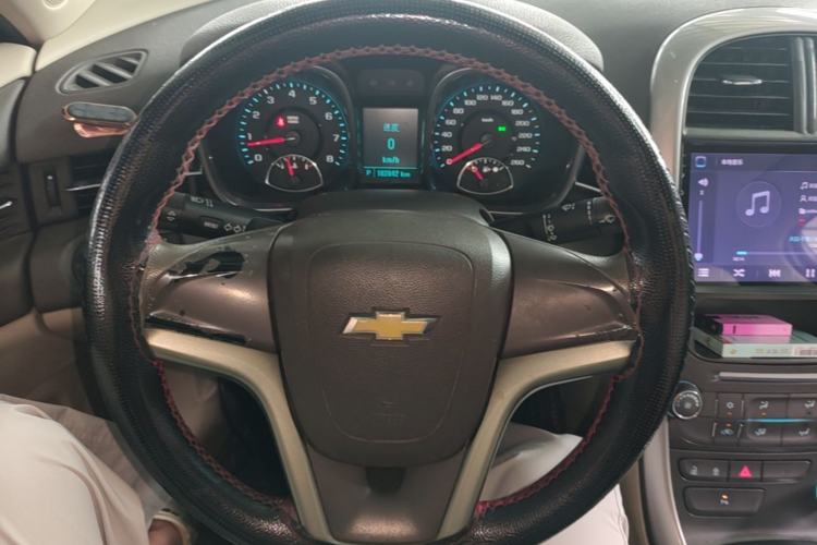Used Chevrolet Malibu 2014 2.0L Automatic Comfort Edition Steering Wheel