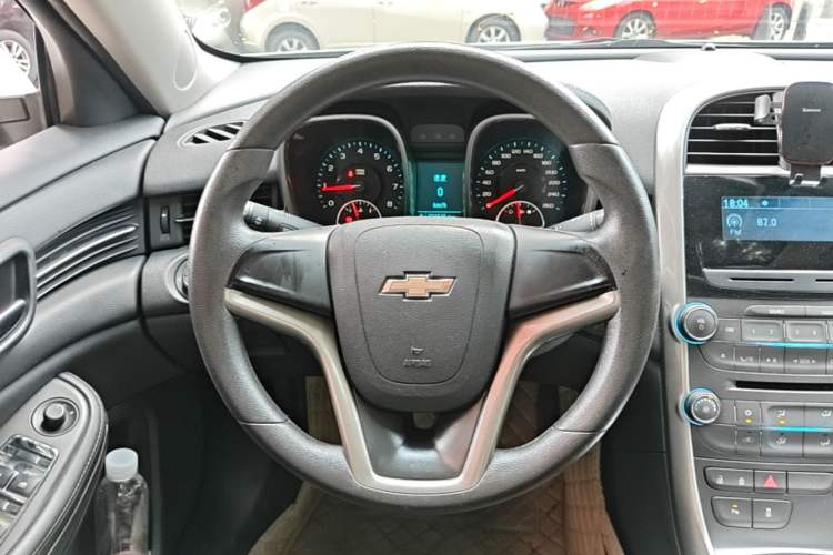 Used Chevrolet Malibu 2014 1.6T Automatic Comfort Edition Steering Wheel