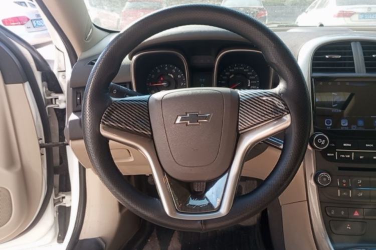 Used Chevrolet Malibu 2014 2.0L Automatic Comfort Edition Steering Wheel