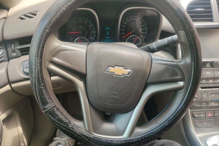 Used Chevrolet Malibu 2014 2.0L Automatic Comfort Edition Steering Wheel