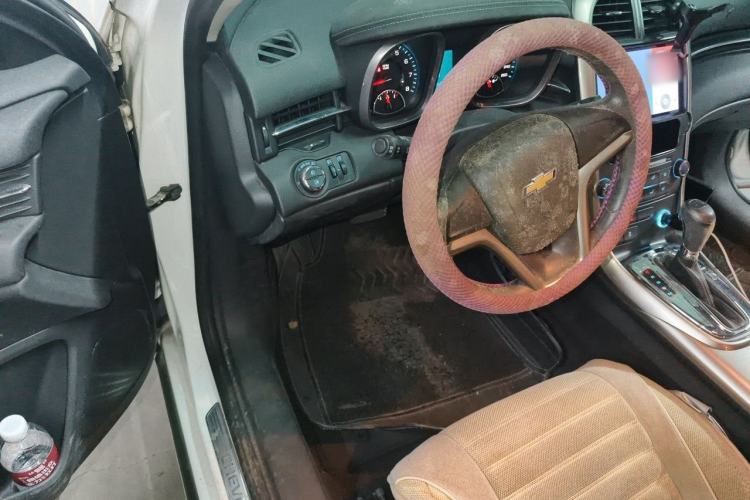 Used Chevrolet Malibu 2014 1.6T Automatic Comfort Edition Steering Wheel