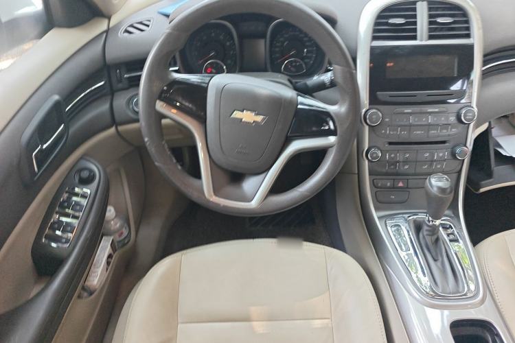 Used Chevrolet Malibu 2014 2.0L Automatic Comfort Edition Steering Wheel