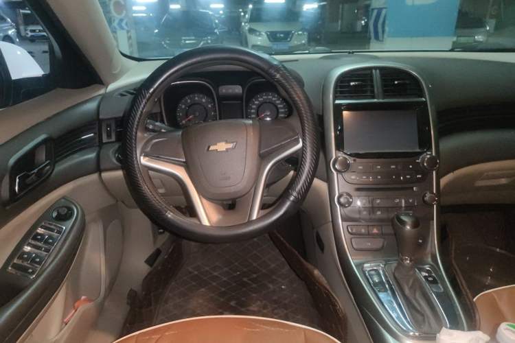 Used Chevrolet Malibu 2014 2.0L Automatic Comfort Edition Steering Wheel