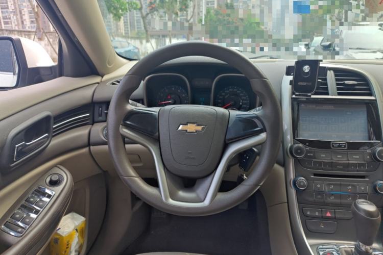 Used Chevrolet Malibu 2014 2.0L Automatic Comfort Edition Steering Wheel