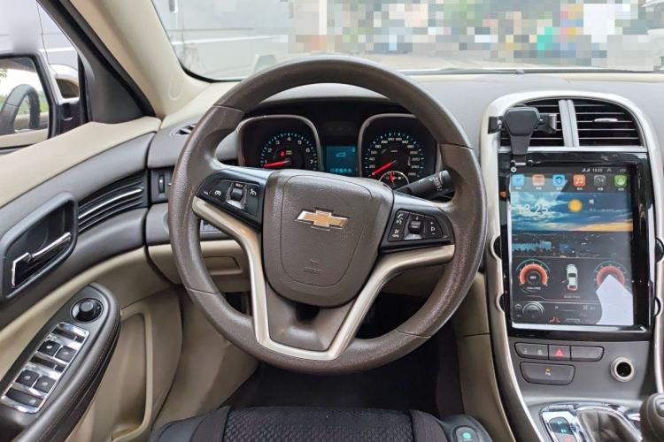 Used Chevrolet Malibu 2014 2.0L Automatic Comfort Edition Steering Wheel
