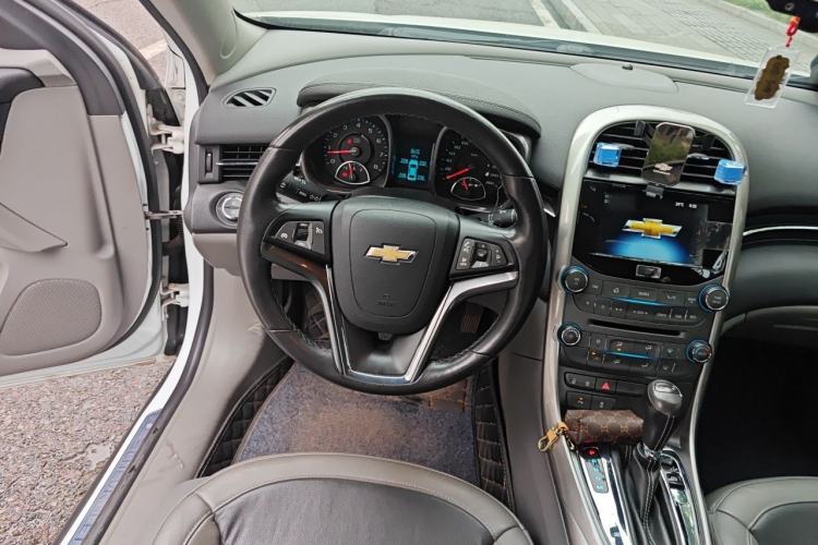 Used Chevrolet Malibu 2014 2.4L Automatic Luxury Edition Steering Wheel