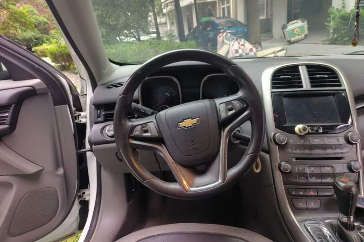 Used Chevrolet Malibu 2014 2.0L Automatic Luxury Edition Steering Wheel