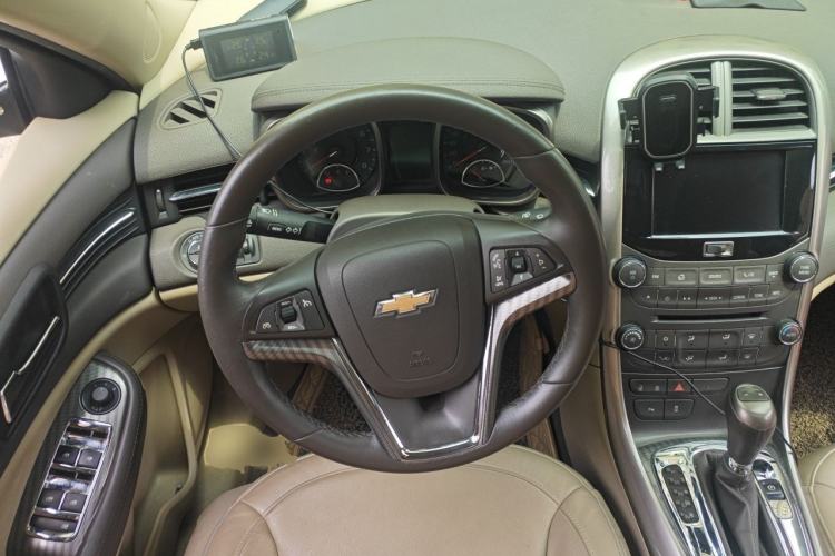 Used Chevrolet Malibu 2014 2.0L Automatic Luxury Edition Steering Wheel