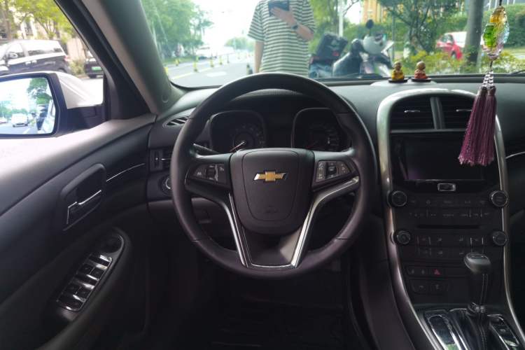 Used Chevrolet Malibu 2014 2.0L Automatic Luxury Edition Steering Wheel