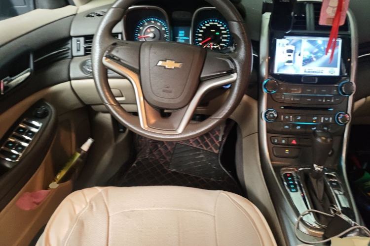 Used Chevrolet Malibu 2014 2.0L Automatic Comfort Edition Steering Wheel