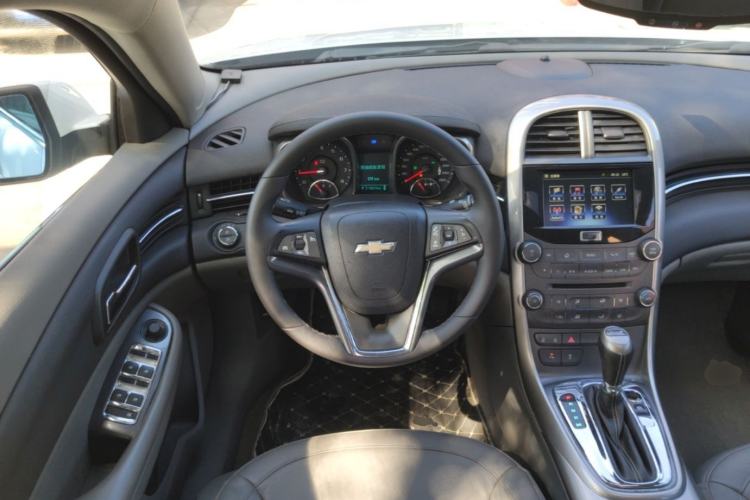 Used Chevrolet Malibu 2014 2.0L Automatic Luxury Edition Steering Wheel