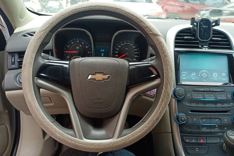 Used Chevrolet Malibu 2014 2.0L Automatic Comfort Edition Steering Wheel