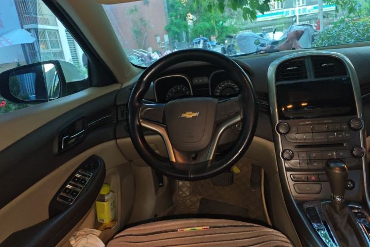 Used Chevrolet Malibu 2014 2.0L Automatic Comfort Edition Steering Wheel