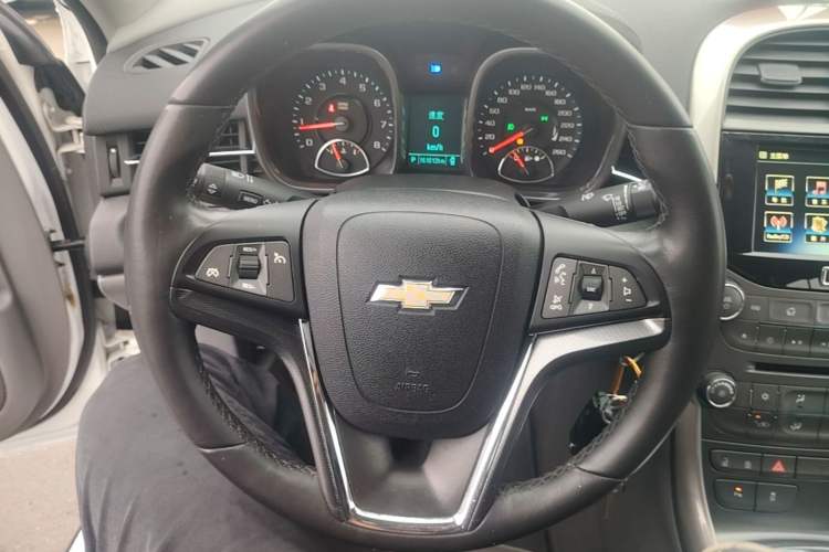 Used Chevrolet Malibu 2014 2.0L Automatic Luxury Edition Steering Wheel