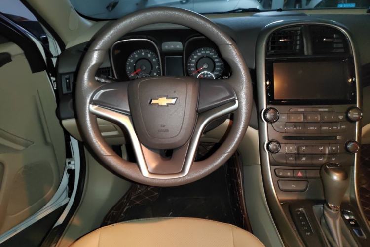 Used Chevrolet Malibu 2014 2.0L Automatic Comfort Edition Steering Wheel