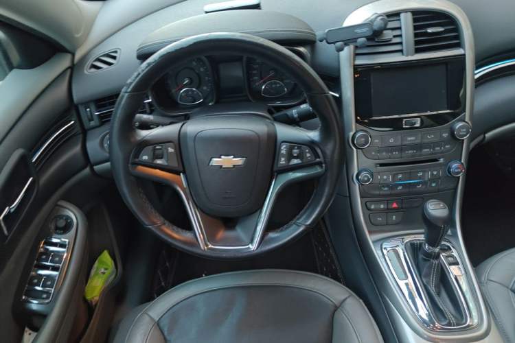 Used Chevrolet Malibu 2014 2.0L Automatic Luxury Edition Steering Wheel