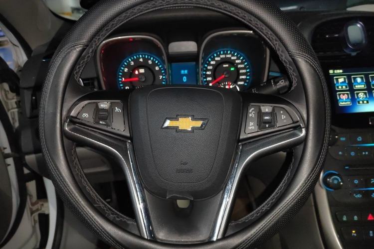Used Chevrolet Malibu 2014 2.4L Automatic Luxury Edition Steering Wheel