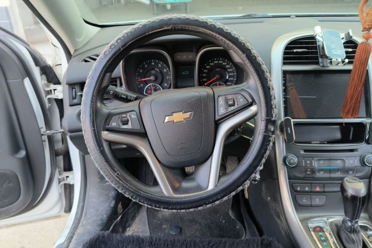 Used Chevrolet Malibu 2014 1.6T Automatic Comfort Edition Steering Wheel